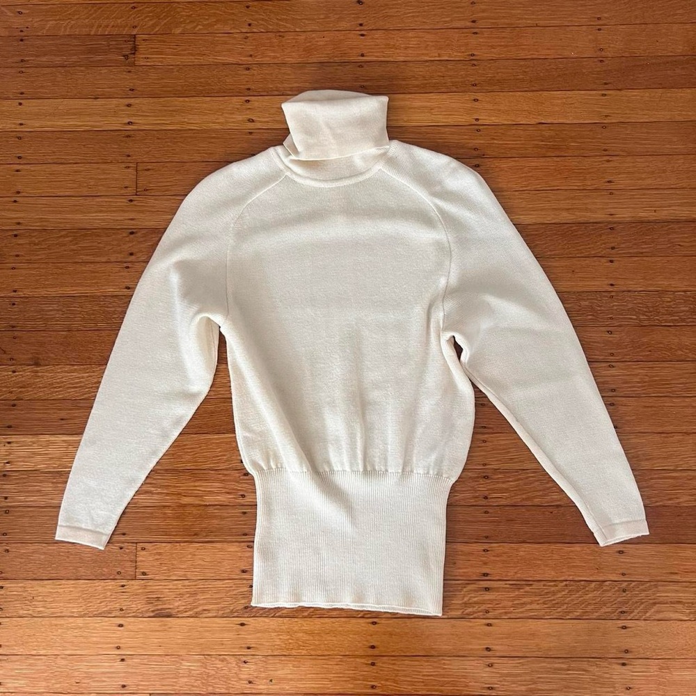 Vintage Valentino Miss V knit sweater - excellent overall condition.